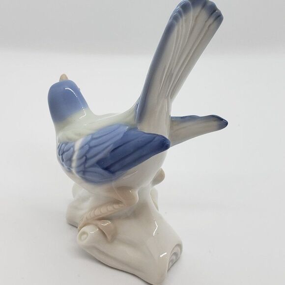 Handgemalt German Hand Painted Porcelain Blue & White Bird on Branch Figurine - Picture 9 of 10